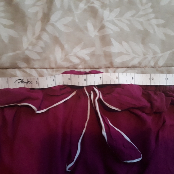 Cute, hot pink crop top with bow - Picture 6 of 6